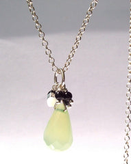 Green chalcedny drop necklace